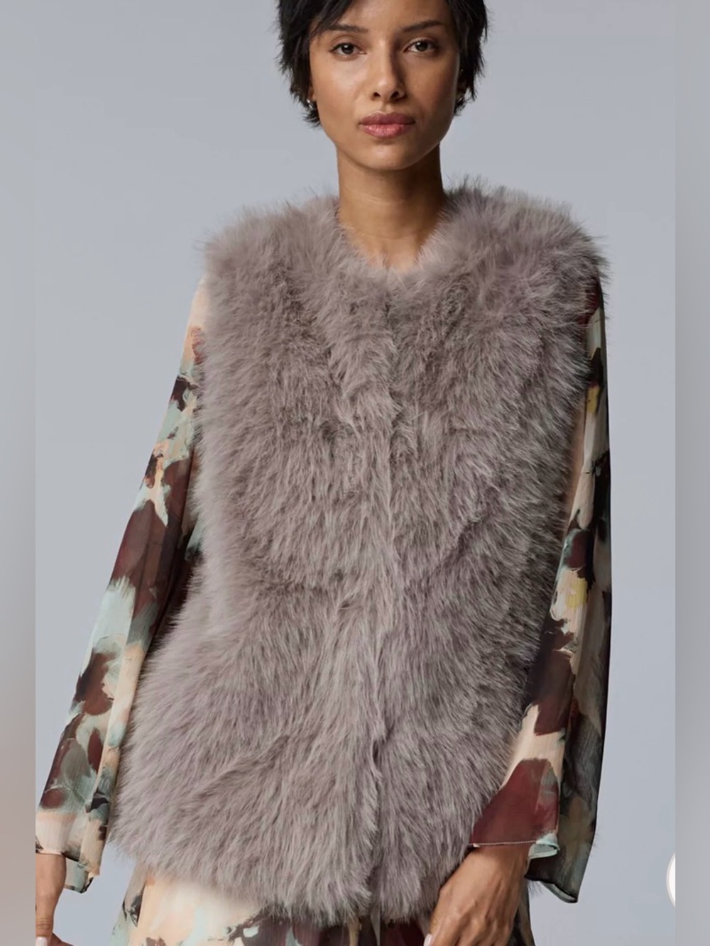 Simply Vera Wang Women’s faux fur vest warm size medium NWT